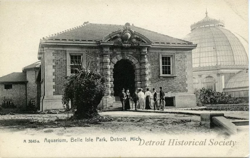 Postcard - Aquarium, Belle Isle Park, Detroit, Mich.