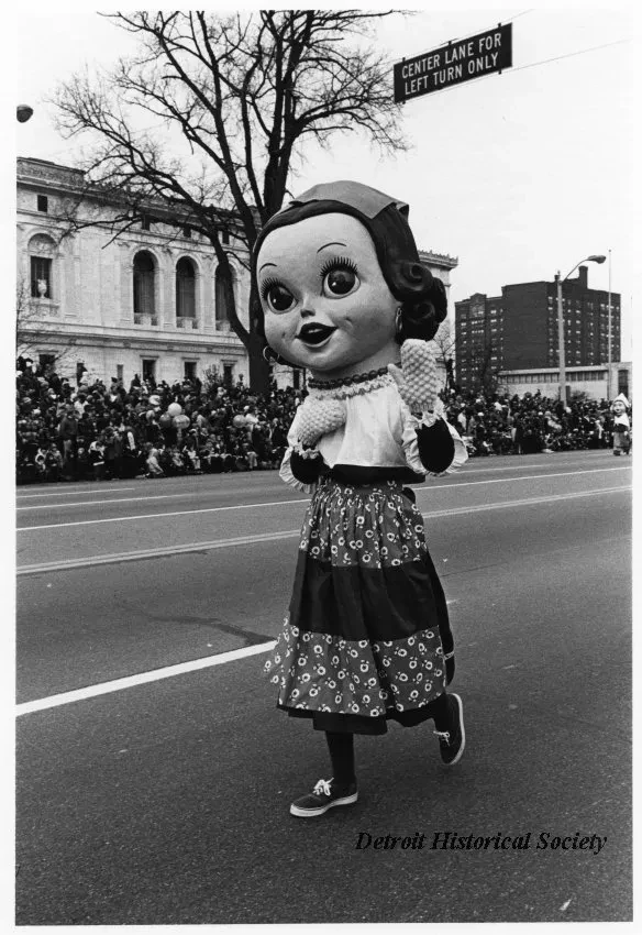 Print, Photographic - Thanksgiving Parade, Nov. 1973