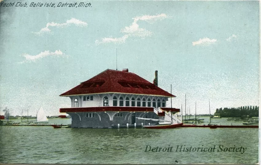 Postcard - Yacht Club, Belle Isle, Detroit, Mich.