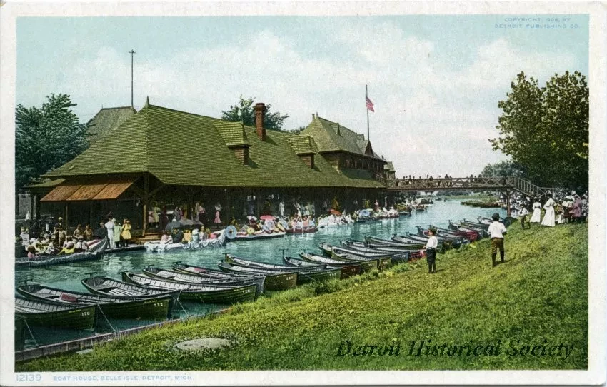 Postcard - Boat House, Belle Isle, Detroit, Mich.