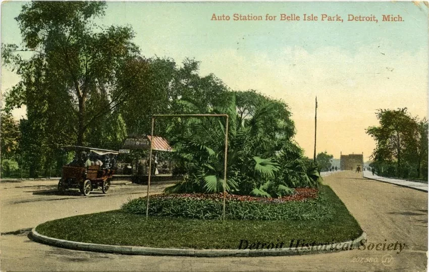 Postcard - Auto Station for Belle Isle Park, Detroit, Mich.