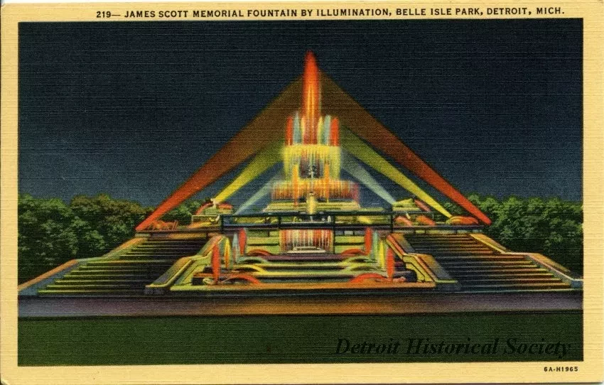 Postcard - James Scott Memorial Fountain by Illumination, Belle Isle Park, Detroit, Mich.