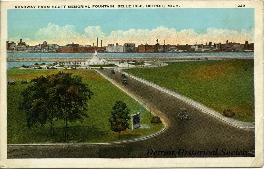 Postcard - Roadway from Scott Memorial Fountain, Belle Isle, Detroit, Mich.