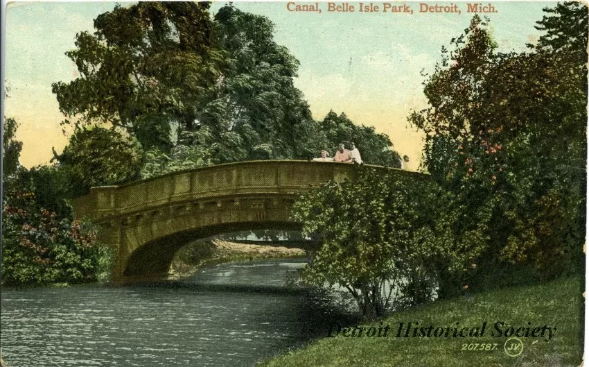 Postcard - Canal, Belle Isle Park, Detroit, Mich.