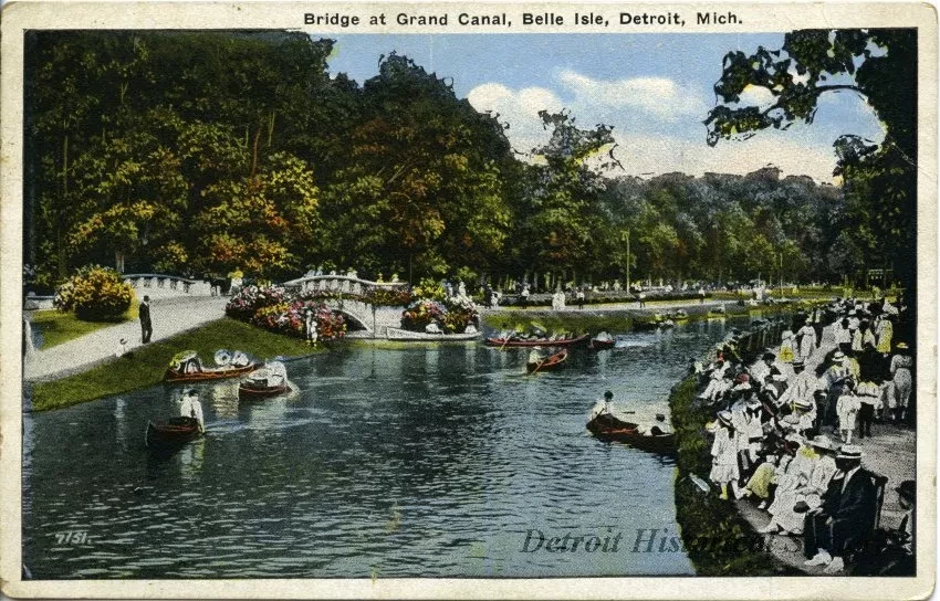 Postcard - Bridge at Grand Canal, Belle Isle, Detroit, Mich.