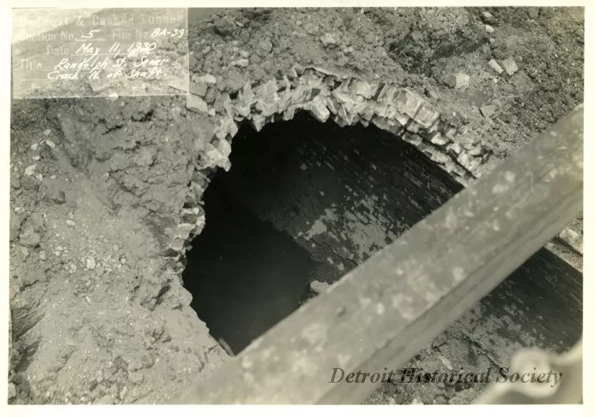 Image, Digital - Randolph St. Sewer - Crack N. of Shaft