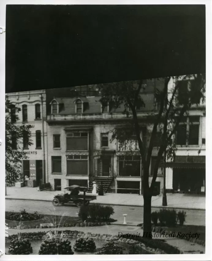 Print, Photographic - Washington Blvd. where Henry and Clara Ford lived in 1892.