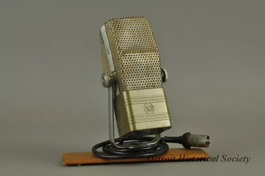 Microphone