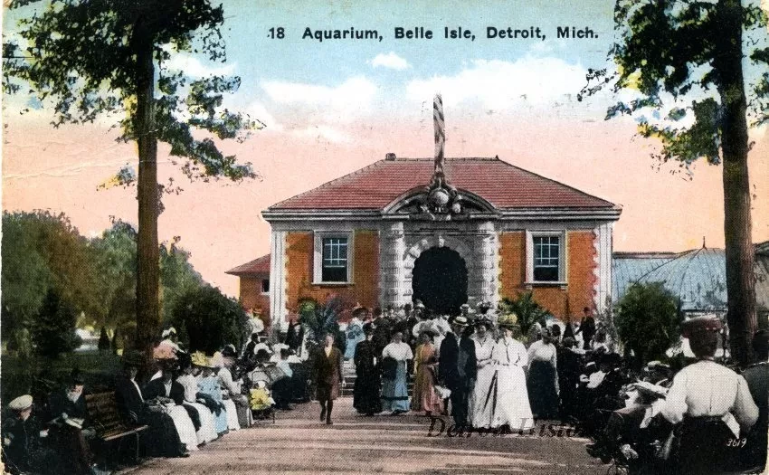 Postcard - 18 Aquarium, Belle Isle, Detroit, Mich.