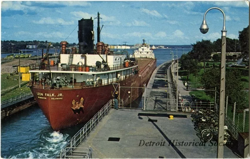 Postcard - Soo Locks Sault Ste. Marie, Michigan