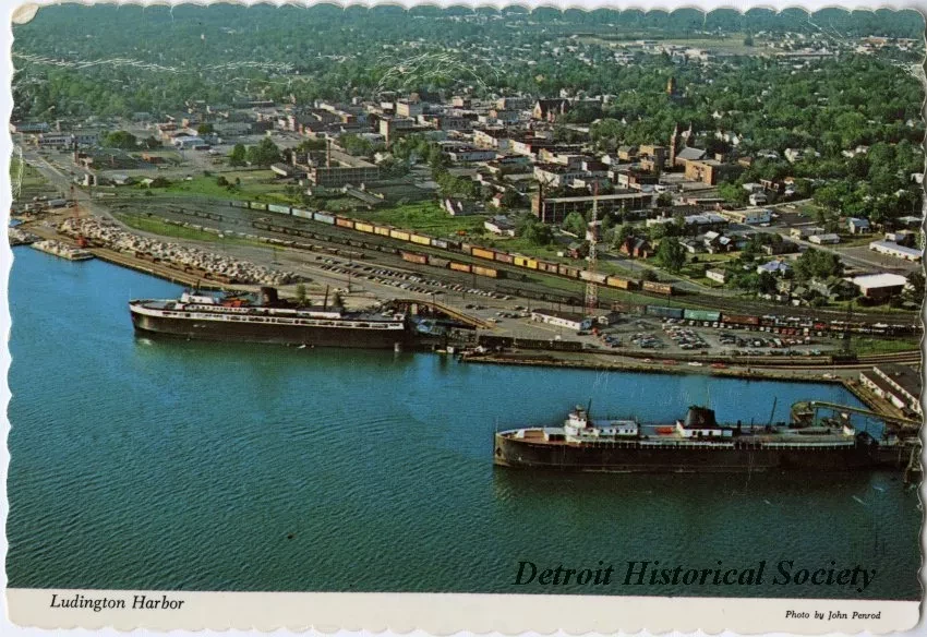Postcard - Ludington Harbor