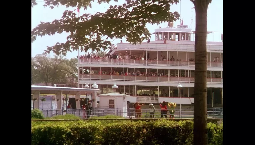 Film, Motion Picture - W.O. 32072 The II Boblo Dailies, Boat (animals Waving) Falling Star