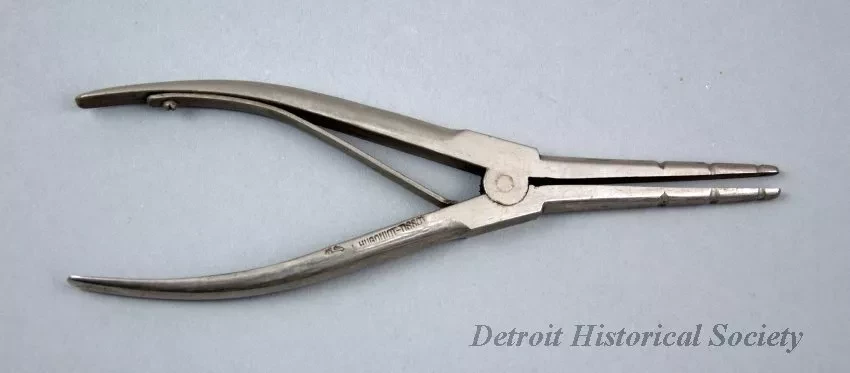 Pliers