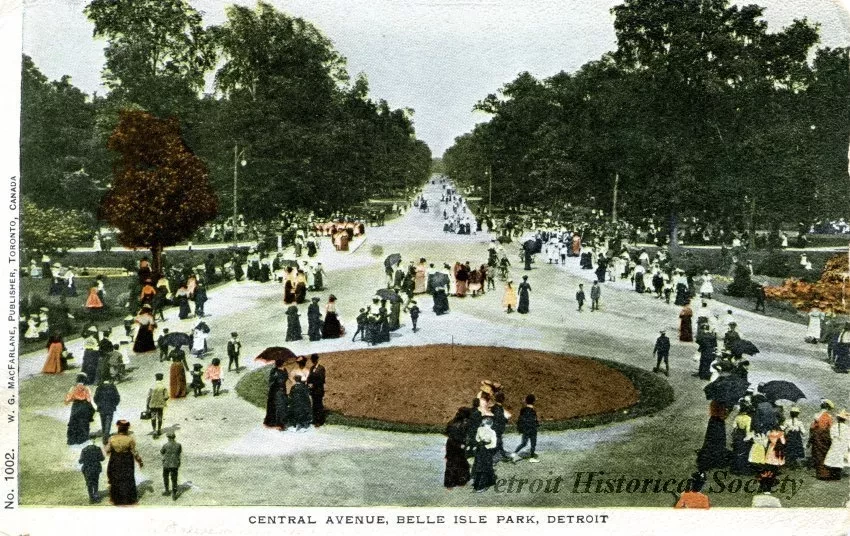 Postcard - Central Avenue, Belle Isle Park, Detroit