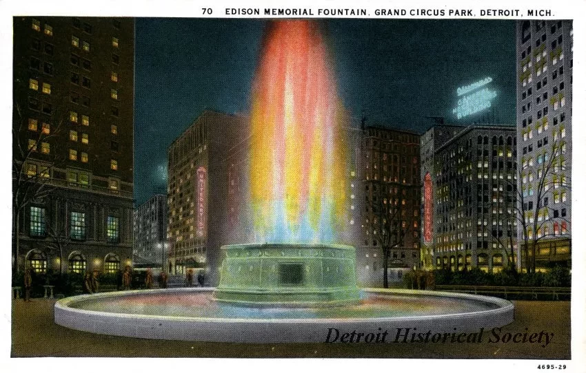 Postcard - 70 Edison Memorial Fountain, Grand Circus Park, Detroit, Mich.