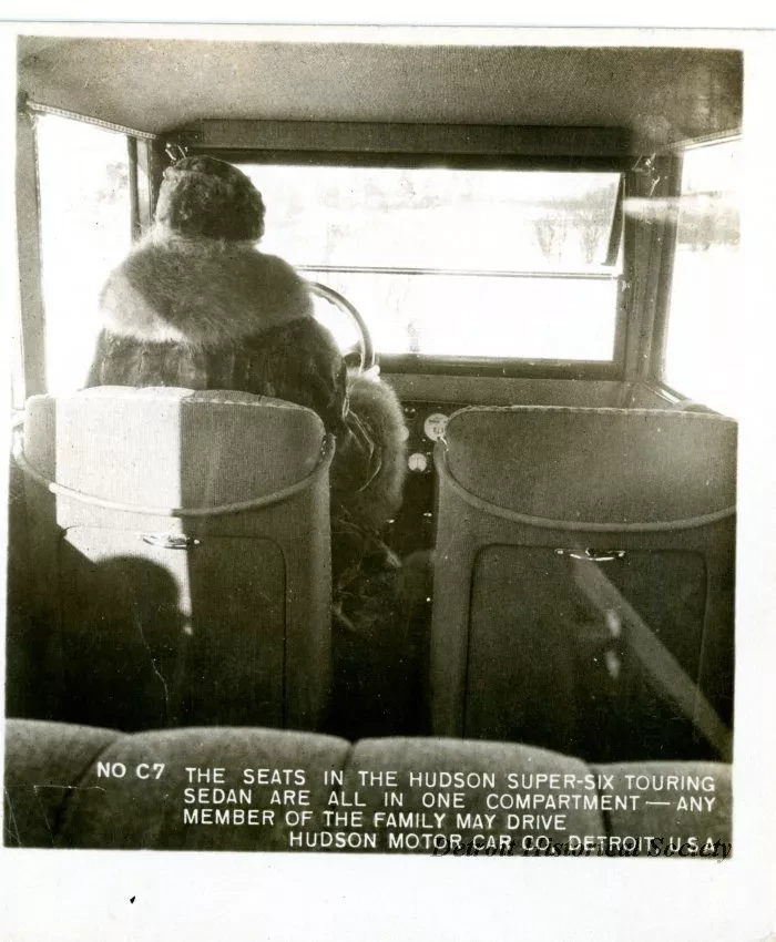 Stereograph - The Seats In The Hudson Super-Six Touring Sedan Are All In One Compartment - Any Member Of The Family May Drive, Hudson Motor Car Co, Detroit, USA