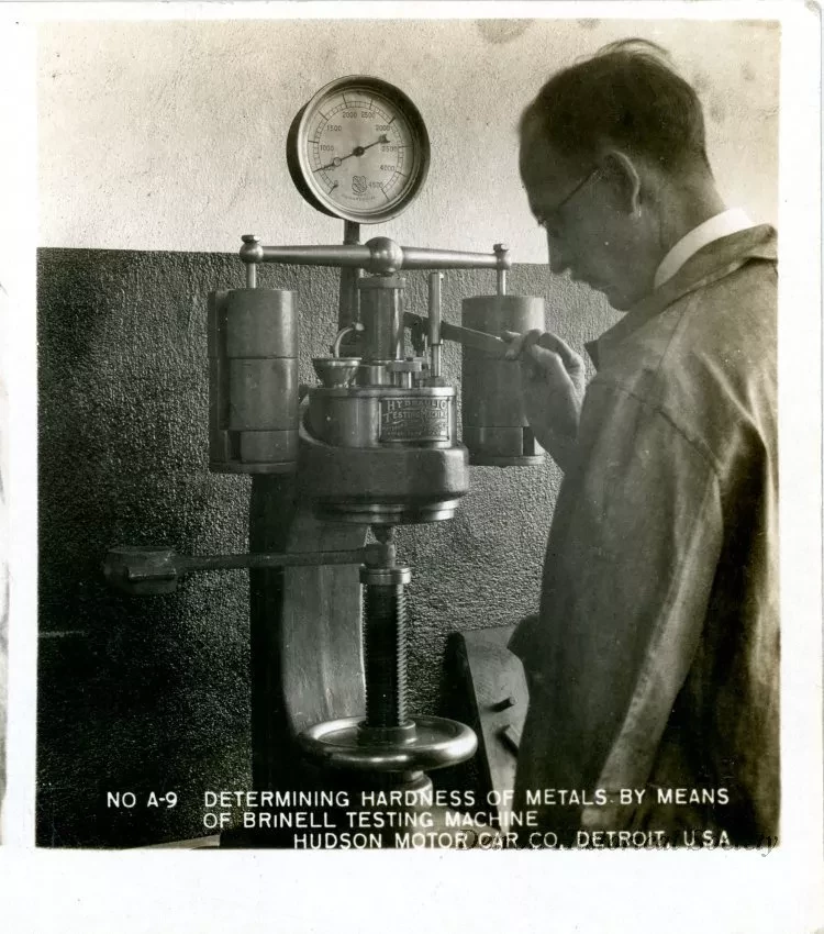 Stereograph - Determining Hardness Of Metals By Means Of Brinell Testing Machine, Hudson Motor Car Co, Detroit, USA