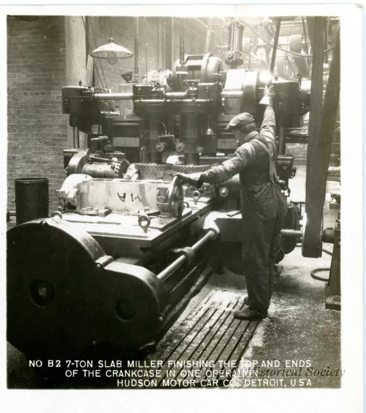 Stereograph - 7-Ton Slab Miller Finishing The Top And Ends Of The Crankcase In One Operation, Hudson Motor Car Co, Detroit, USA