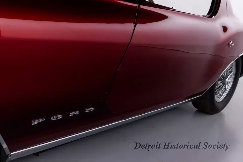 Automobile - 1963 Ford Cougar II prototype