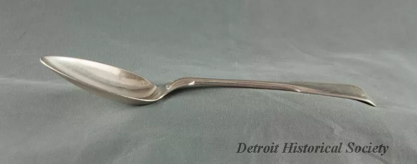 Spoon, Eating