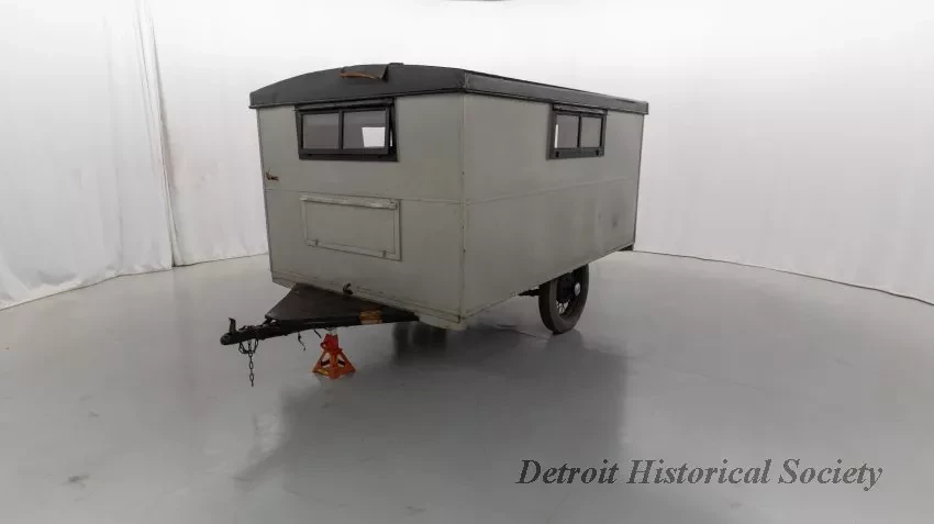 Trailer, Camping - 1929 Covered Wagon Trailer Co. camper