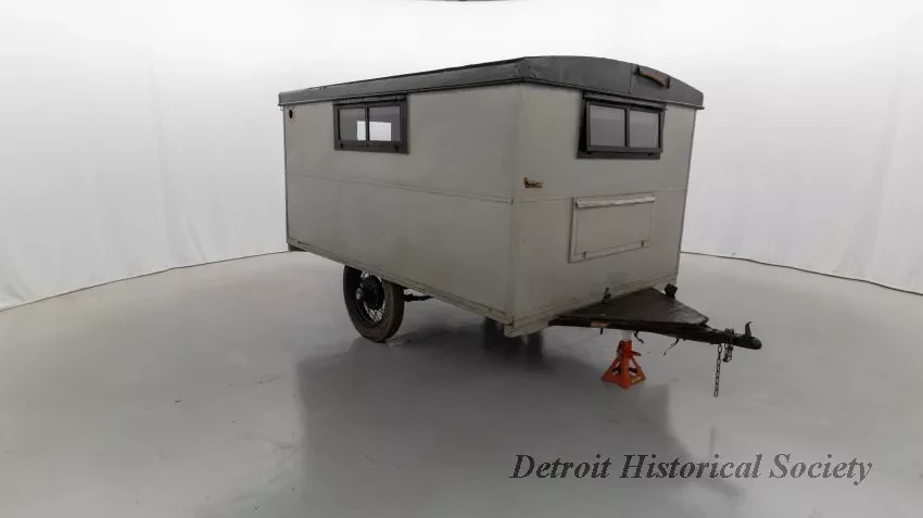 Trailer, Camping - 1929 Covered Wagon Trailer Co. camper