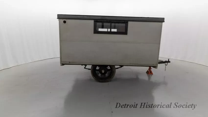 Trailer, Camping - 1929 Covered Wagon Trailer Co. camper