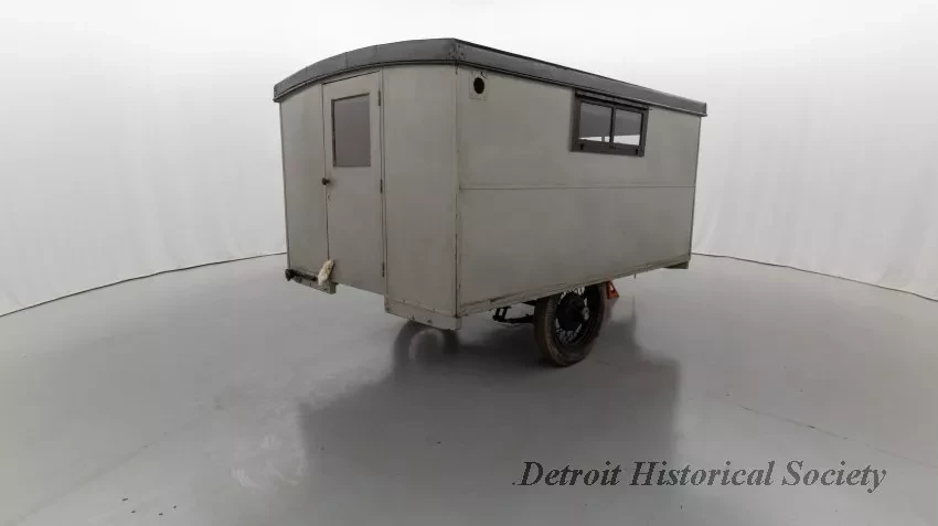 Trailer, Camping - 1929 Covered Wagon Trailer Co. camper