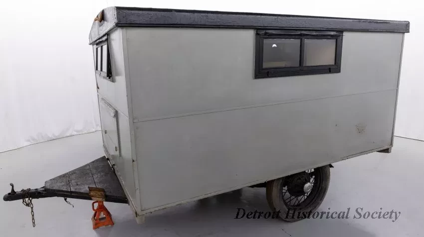Trailer, Camping - 1929 Covered Wagon Trailer Co. camper - Dhs_1956_373_001_arceye_user_006