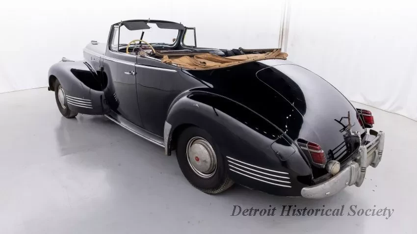 Automobile - 1942 Packard Custom 8 Convertible