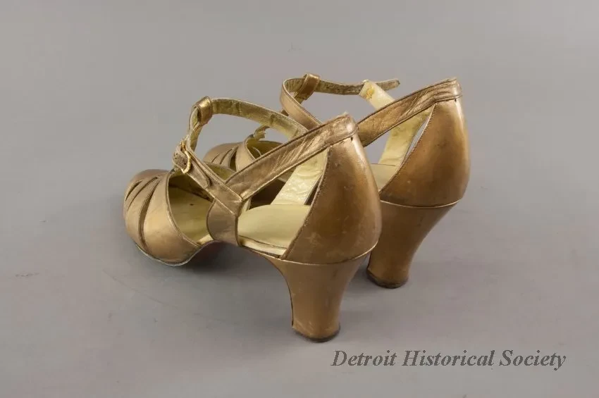 Shoe - Dhs_1982_136_004_sf_03